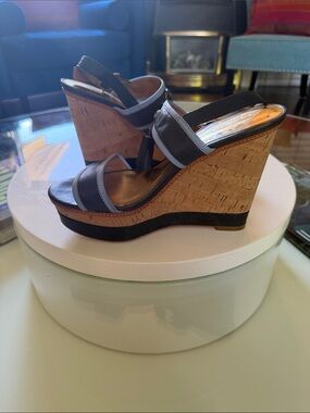 Coach Size 7B Wedge Sandals in Black and Tan - Women's Summer Platform Heels